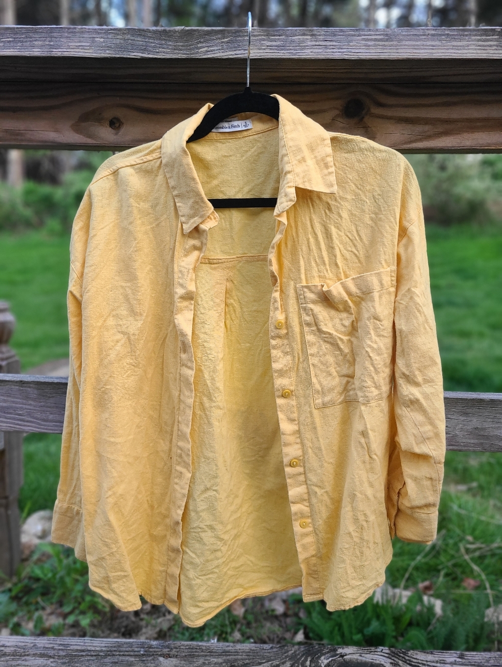 Abercrombie & Fitch pale yellow linen button up